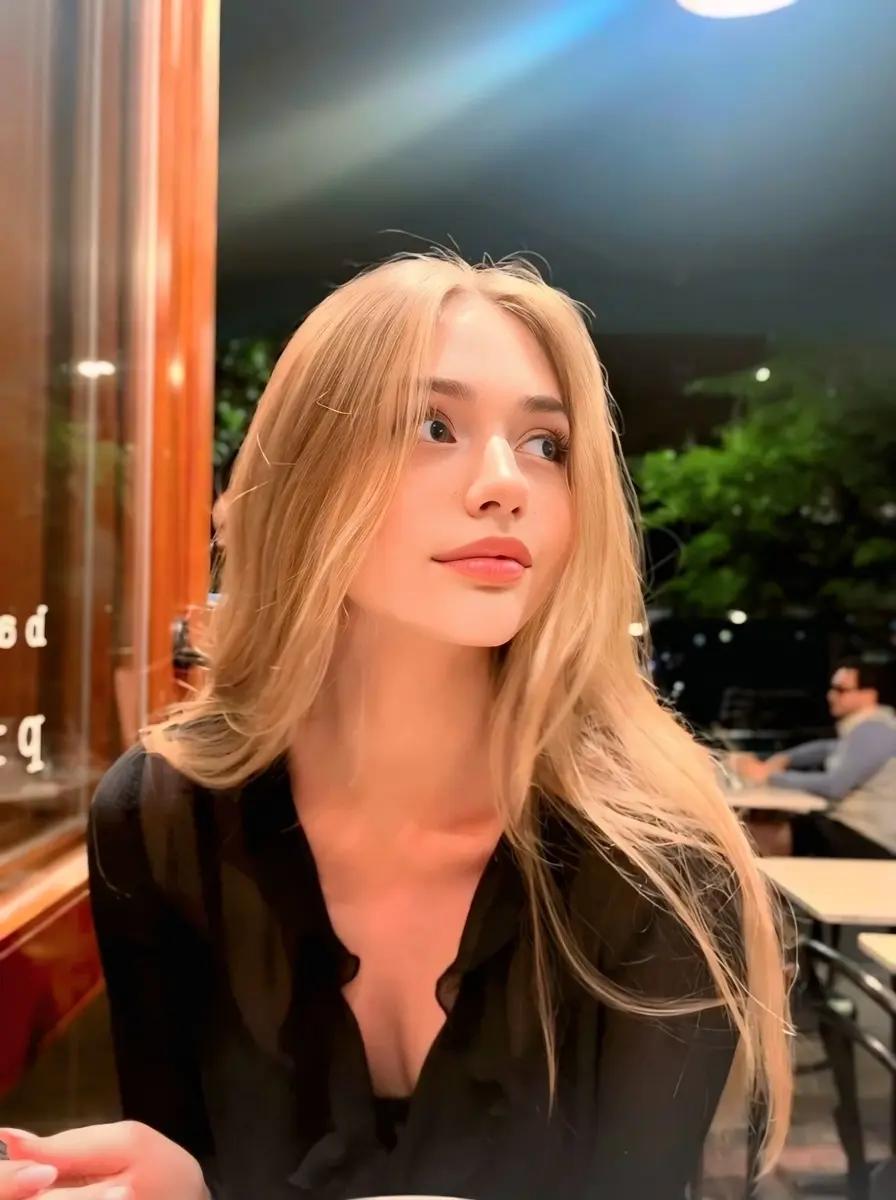 Alexandra  thumbnail