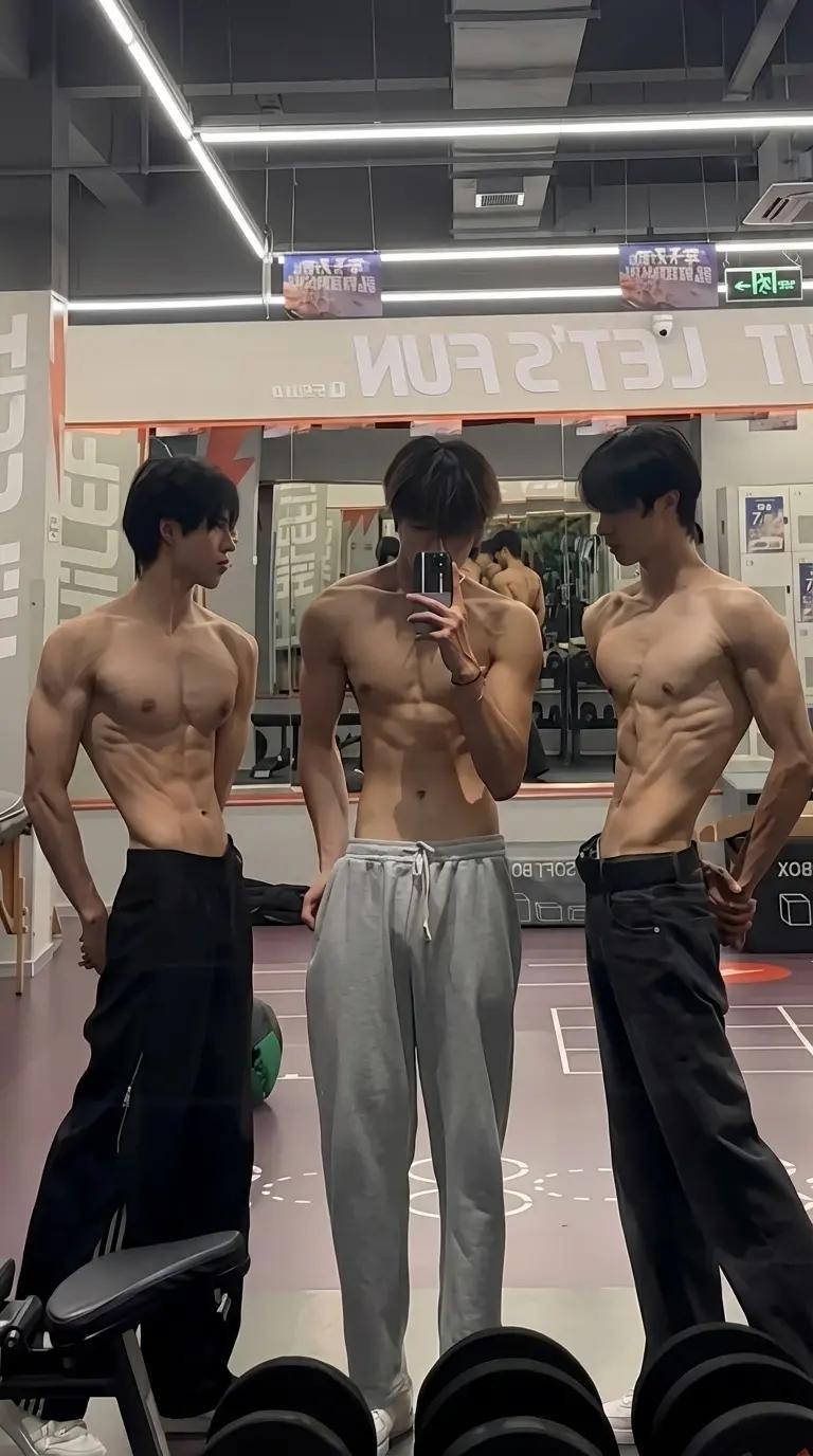 Dorm with 3 males thumbnail