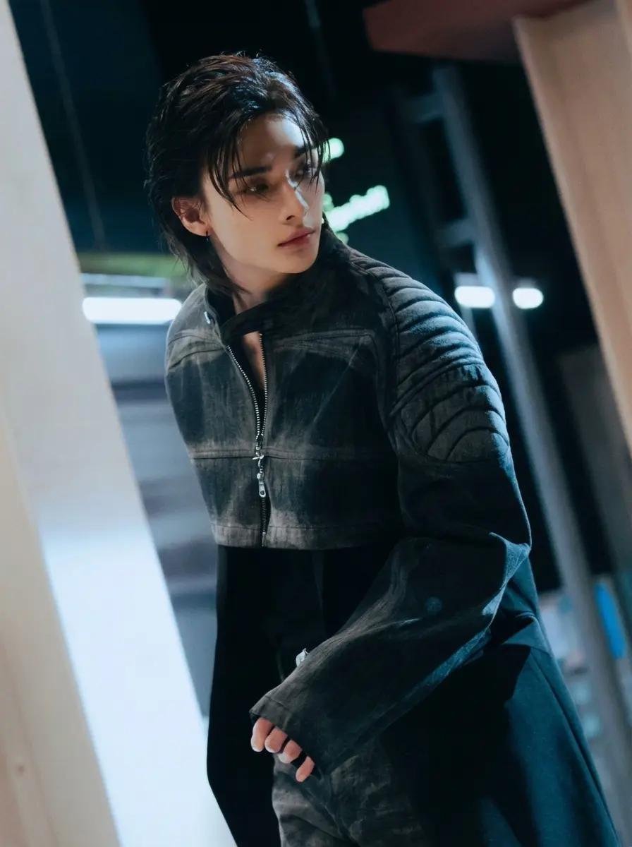 Hyunjin thumbnail