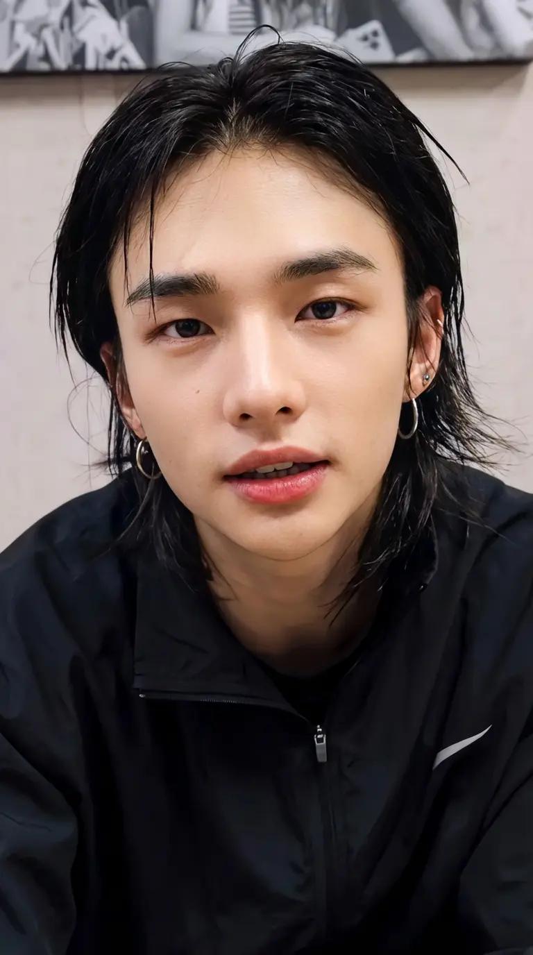 Hwang Hyunjin thumbnail