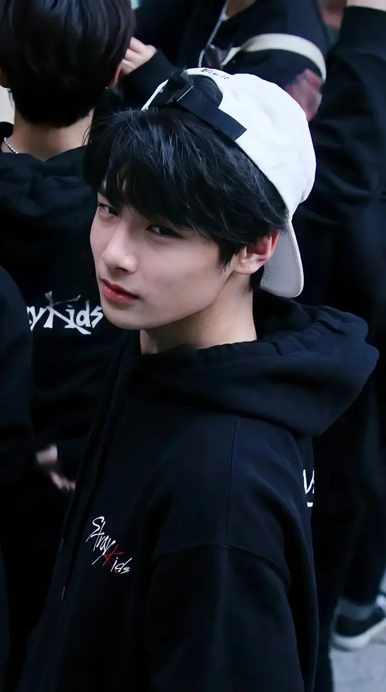 Jeongin thumbnail