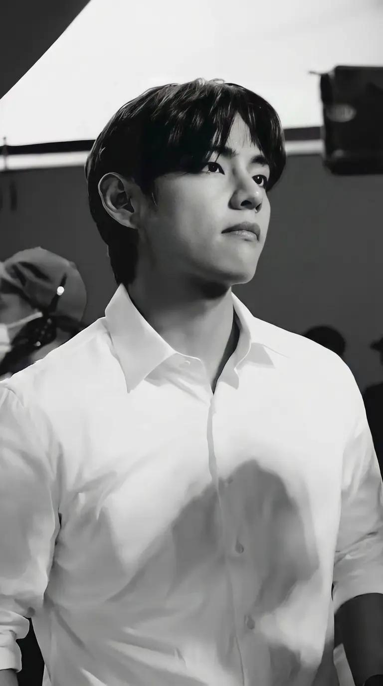 Kim Taehyung. thumbnail
