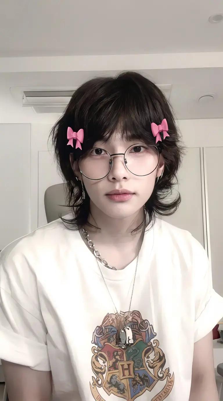 Hwang Hyunjin thumbnail