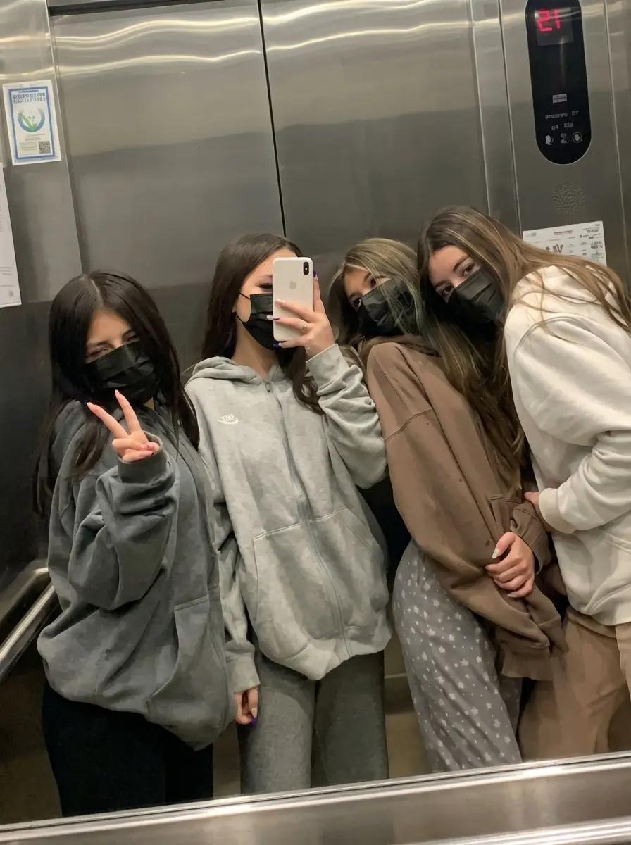 Roomates  thumbnail