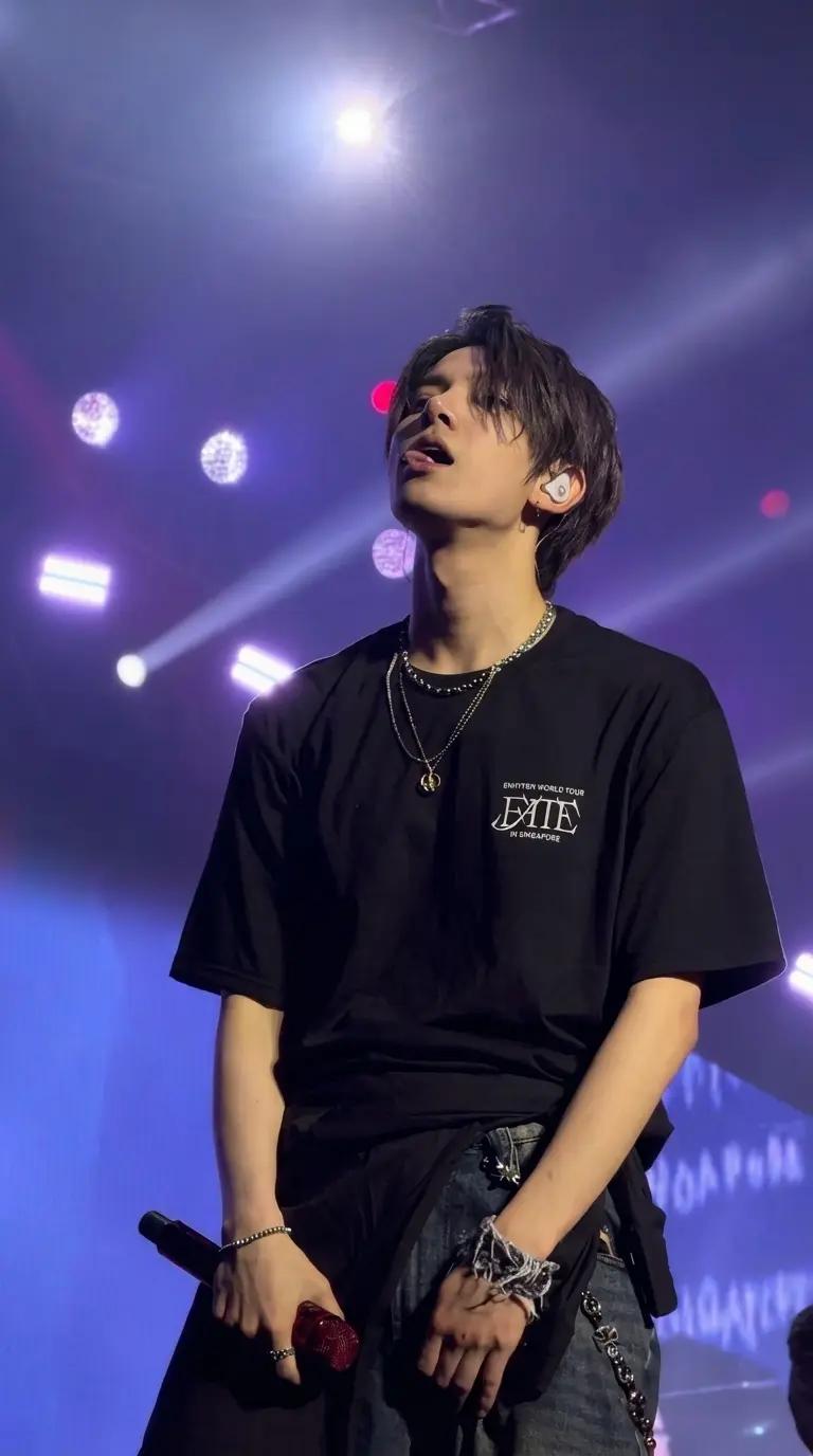 lee heeseung thumbnail