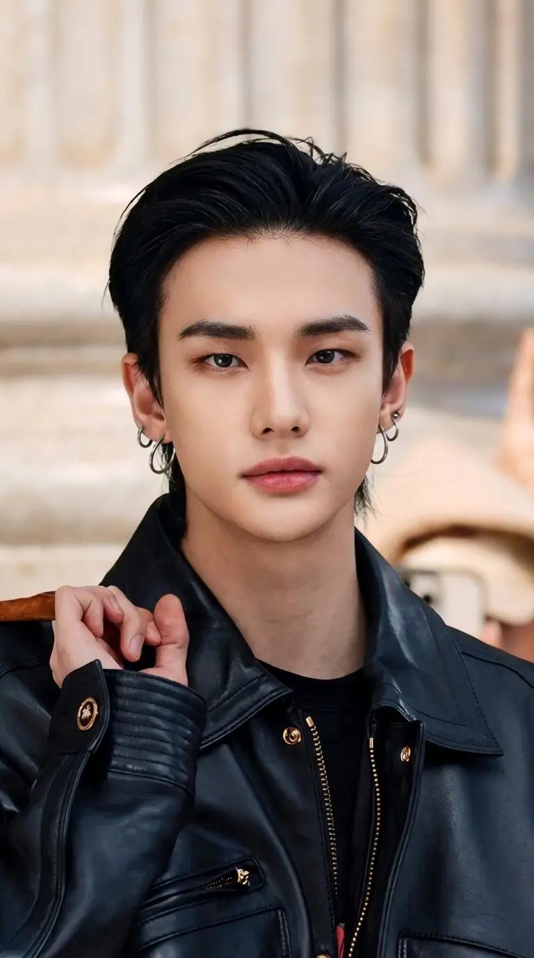 Hwang Hyunjin thumbnail