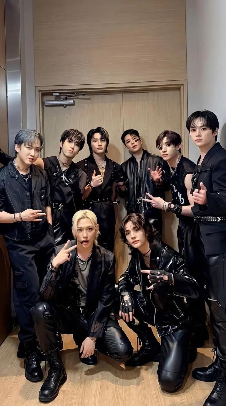 Stray Kids thumbnail