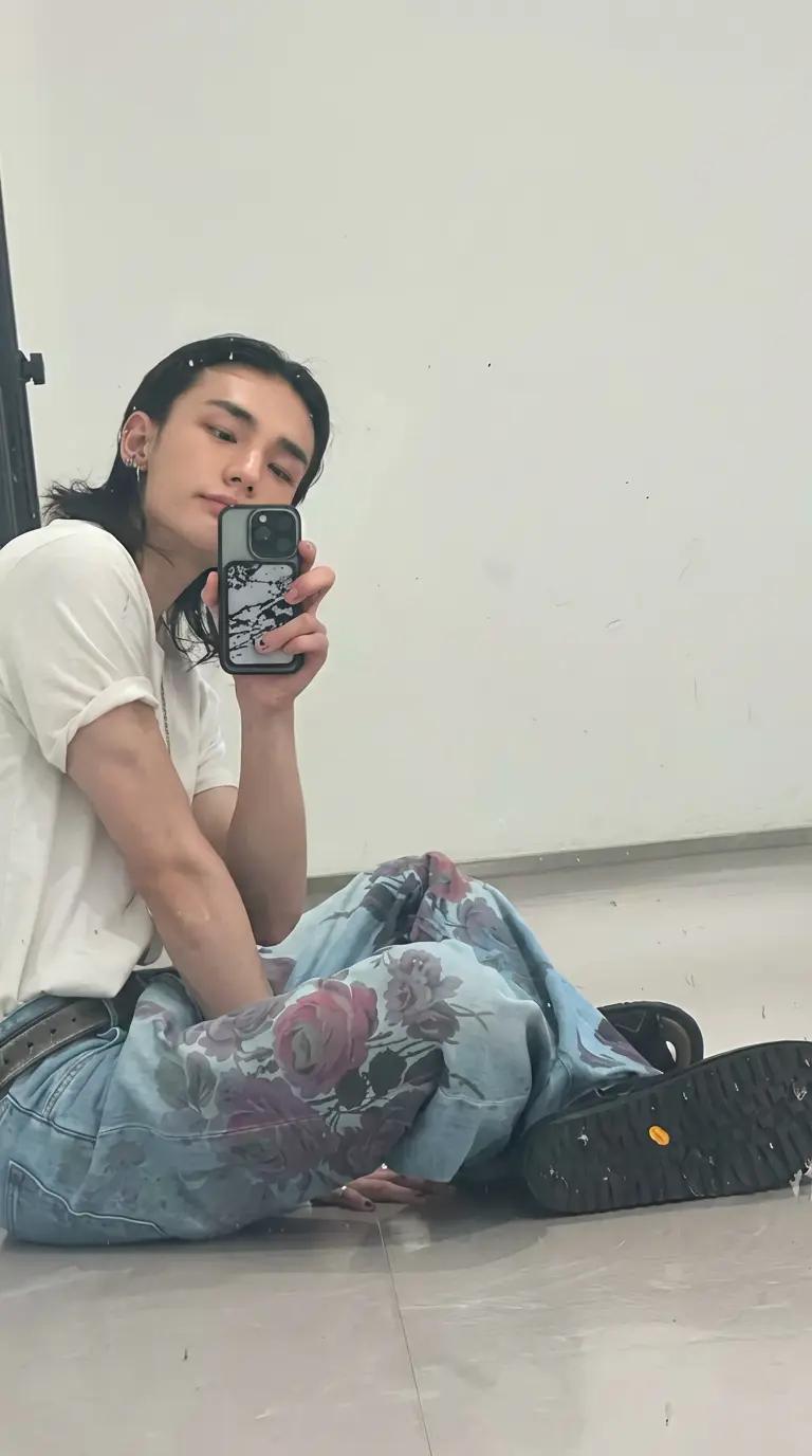 Hwang hyunjin  thumbnail