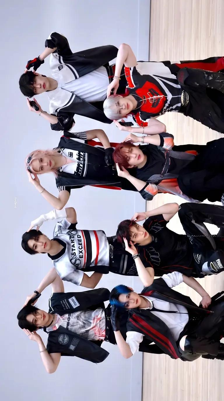 Stray Kids thumbnail