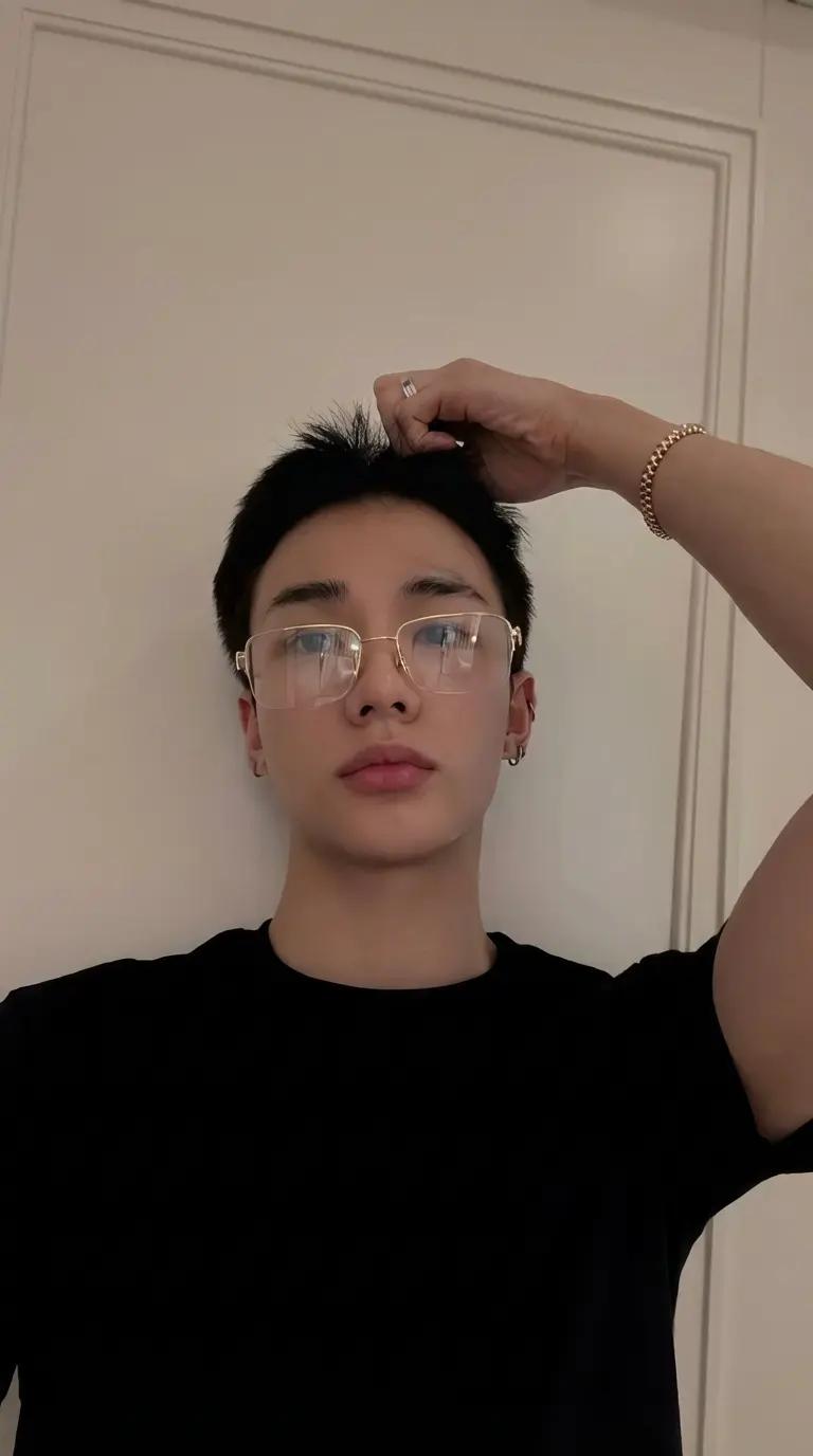 Hyunjin thumbnail