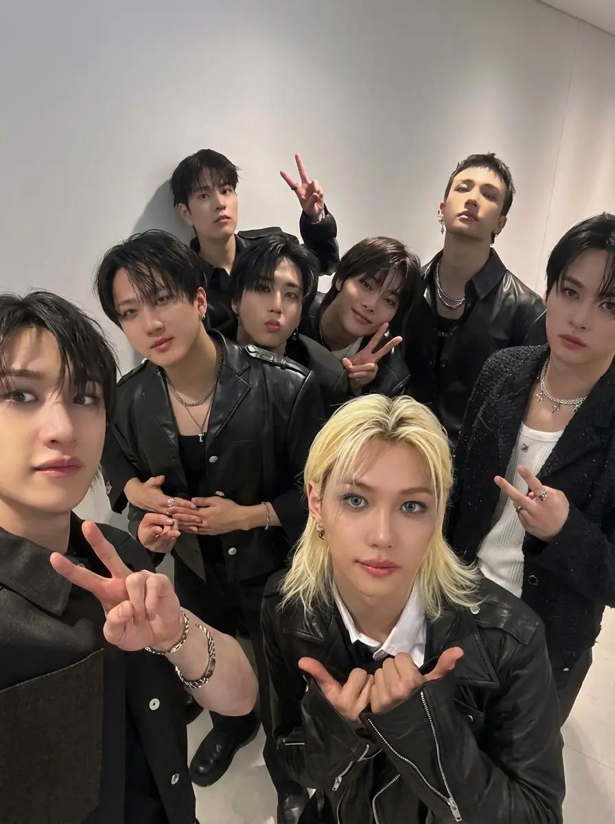 Stray Kids thumbnail
