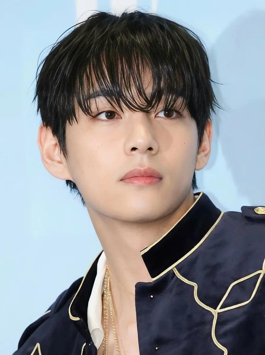 Kim Taehyung thumbnail