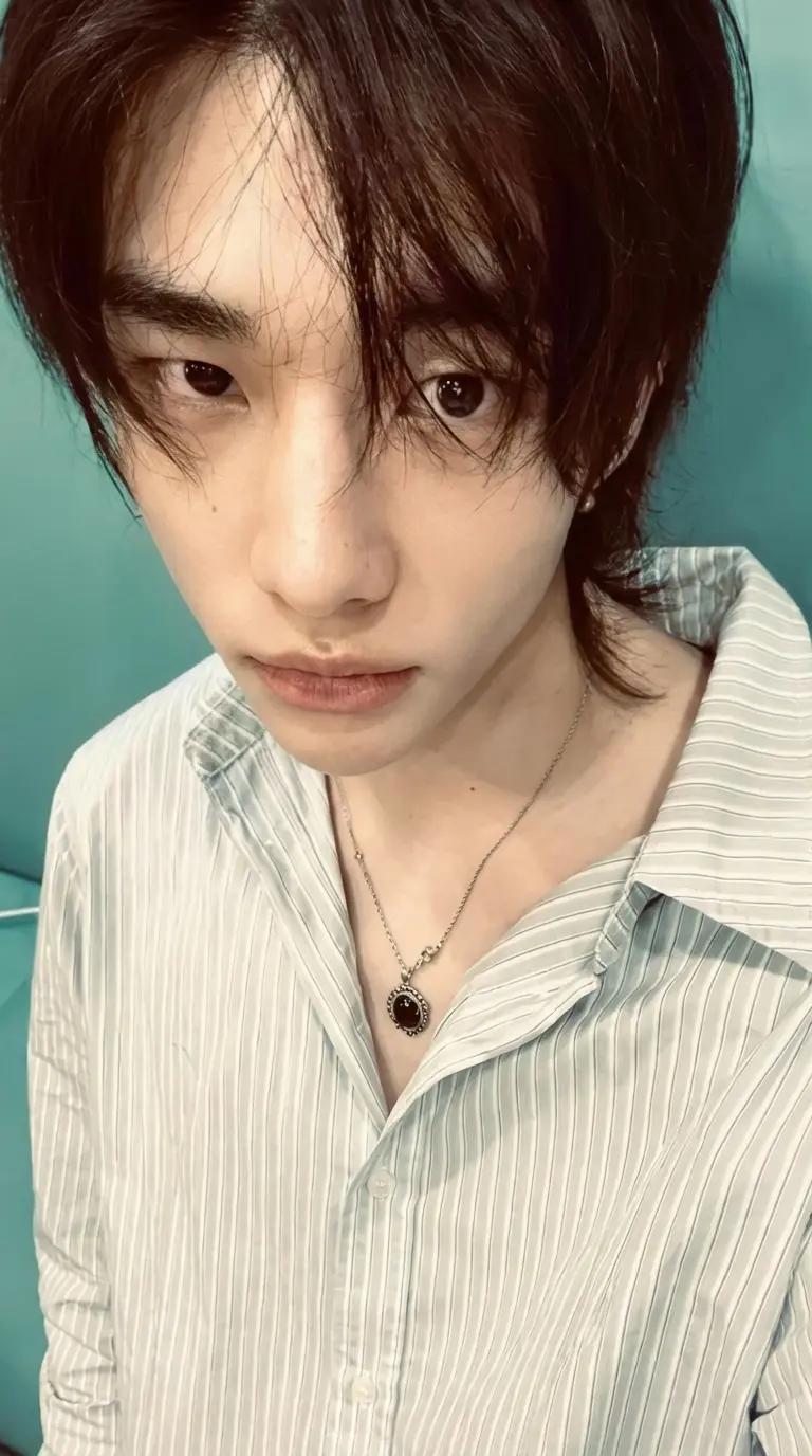 Hwang Hyunjin thumbnail