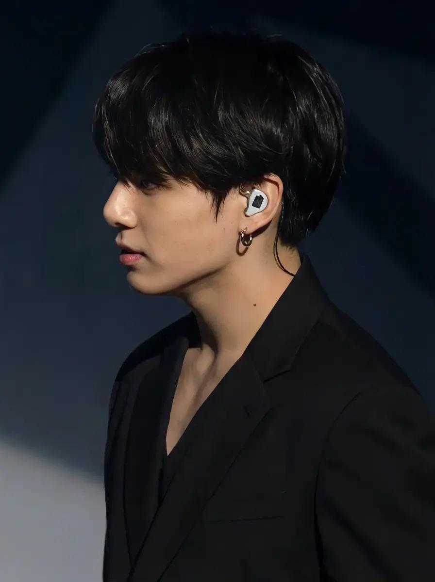 Jeon Jungkook thumbnail