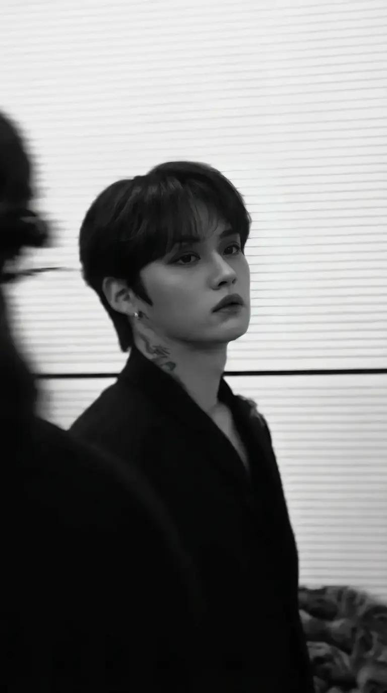 Lee Know thumbnail