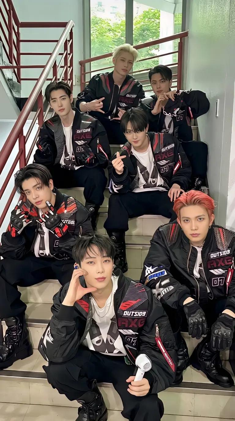 Kpop group chat thumbnail
