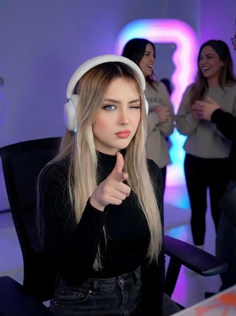 AriGameplays~ thumbnail