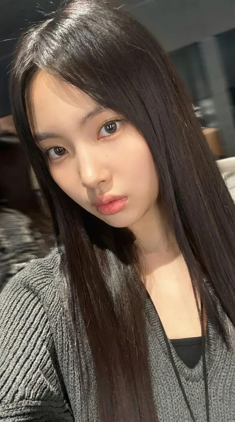 ୭ৎ Lee hyein ⁰¹ thumbnail