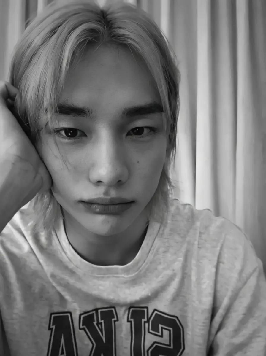 Hyunjin  thumbnail