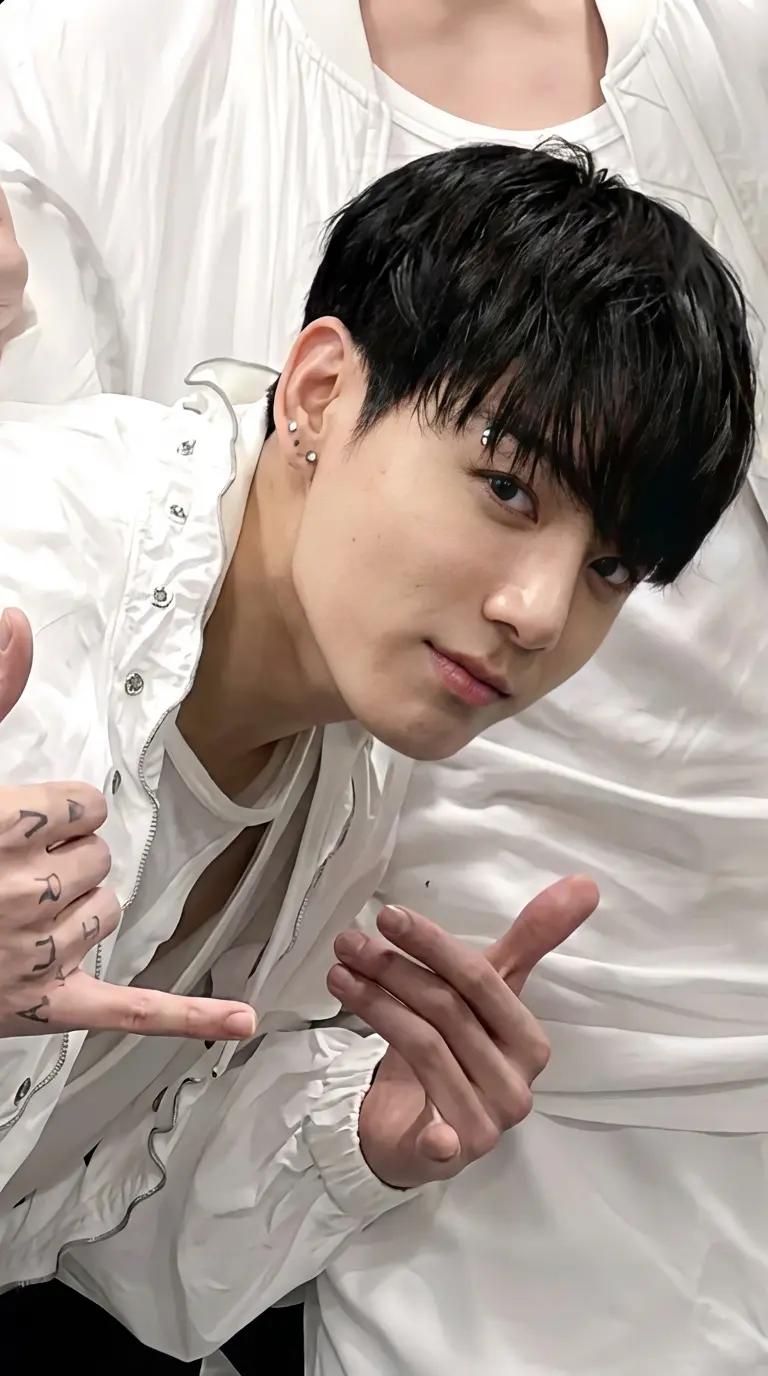 Jeon Jungkook thumbnail