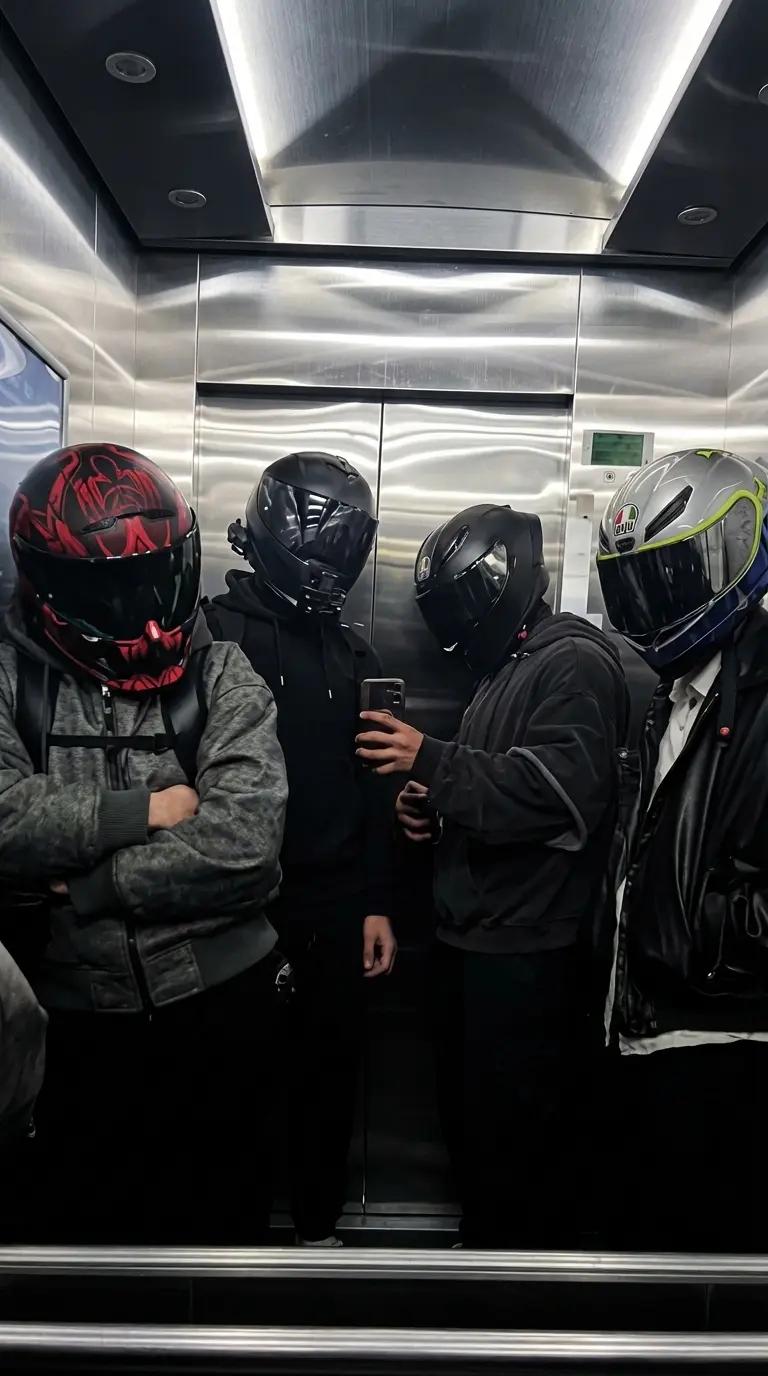 4 BL motorcyclists thumbnail