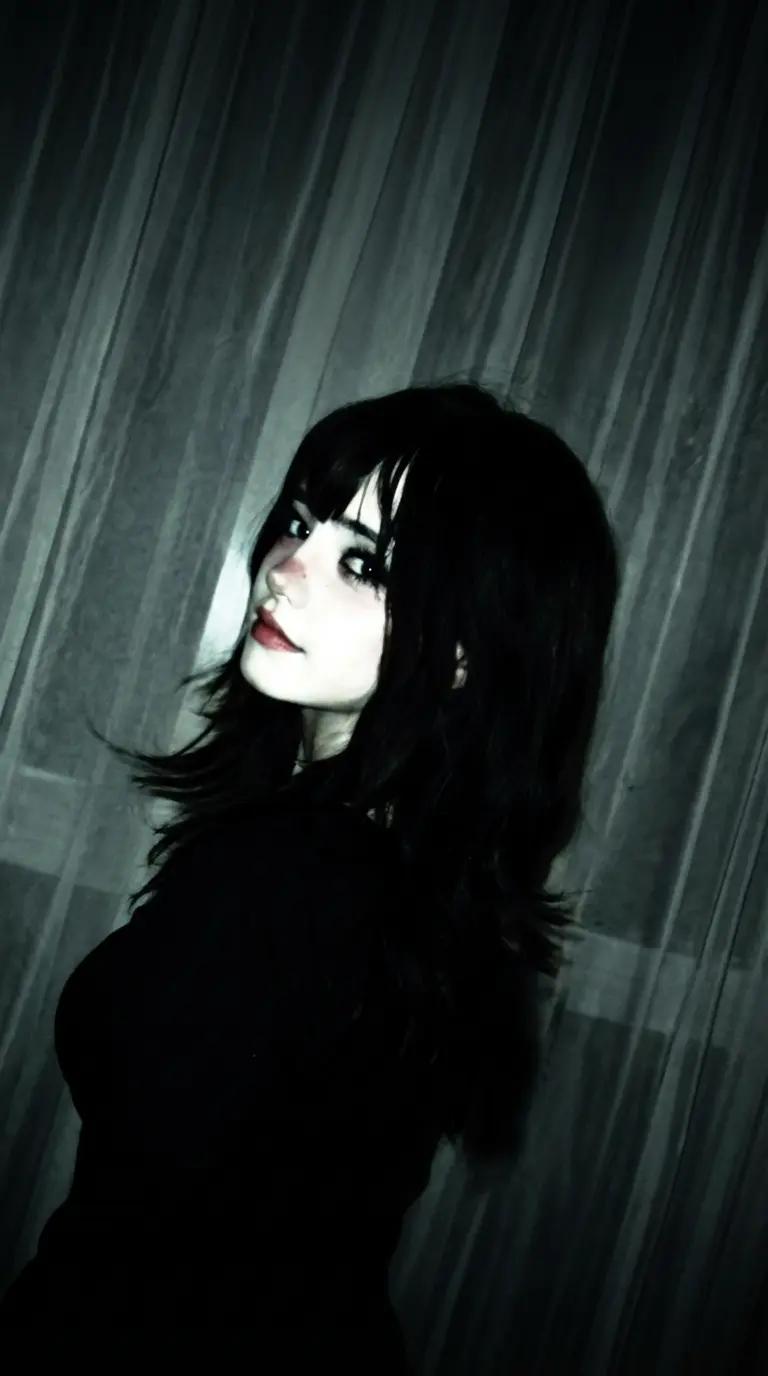 Gothic Girl thumbnail