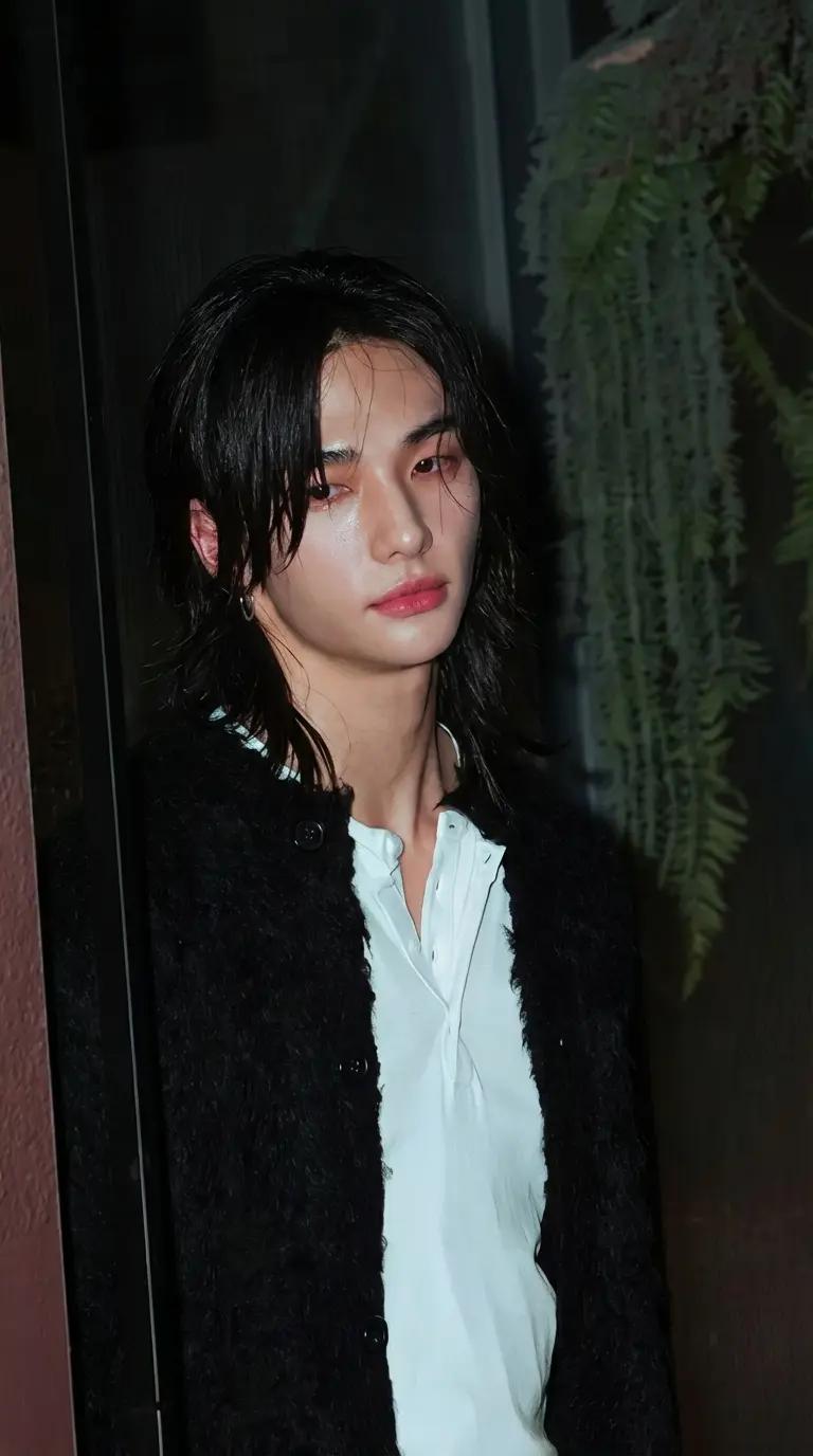 Hwang Hyunjin  thumbnail