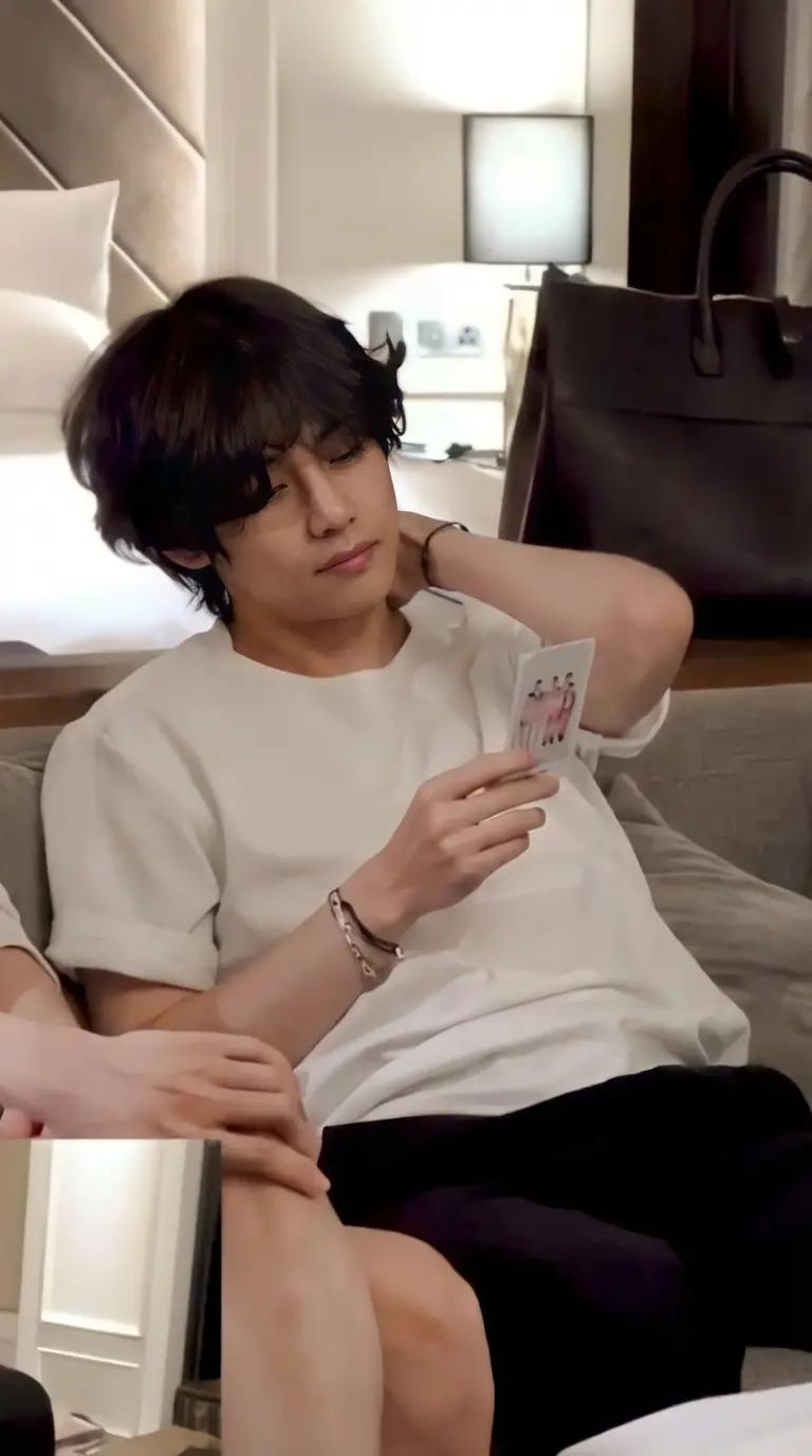 Kim Taehyung thumbnail