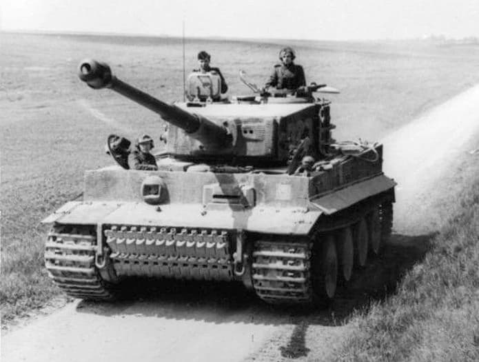 Las umas y el tanque tigre  thumbnail