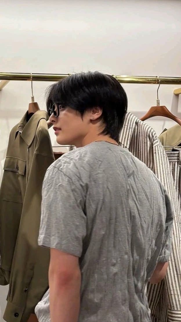 Yang Jeongin thumbnail
