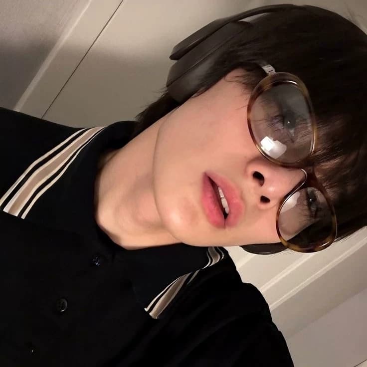 Jeongin / I.N thumbnail