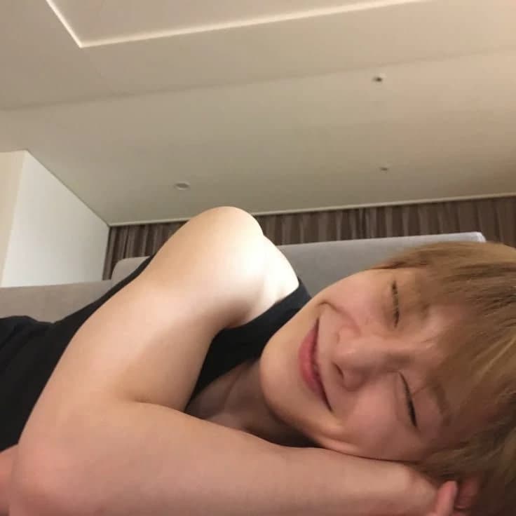 jeongin thumbnail