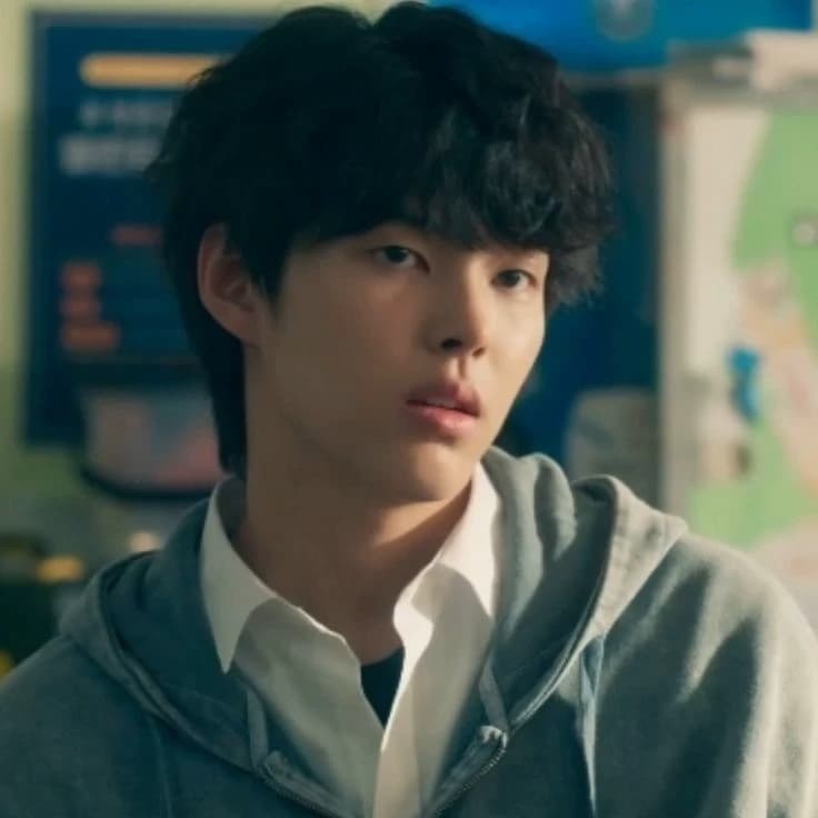 Lee Hyun Woo thumbnail