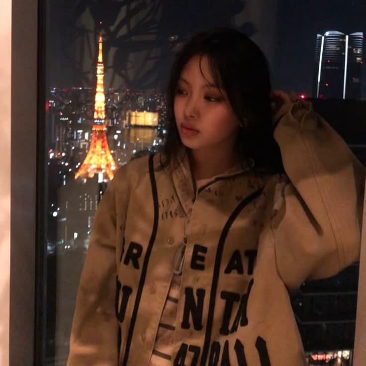 Lee Hyein thumbnail