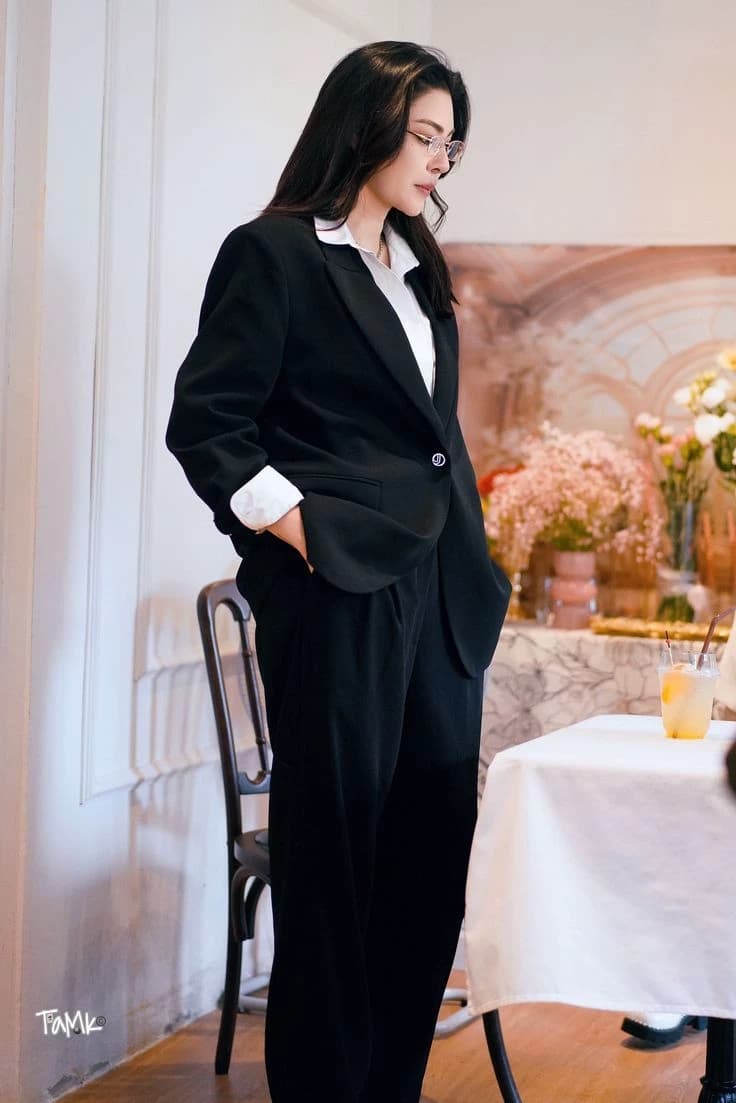 Faye Peraya (wlw/gl/lesbian) thumbnail