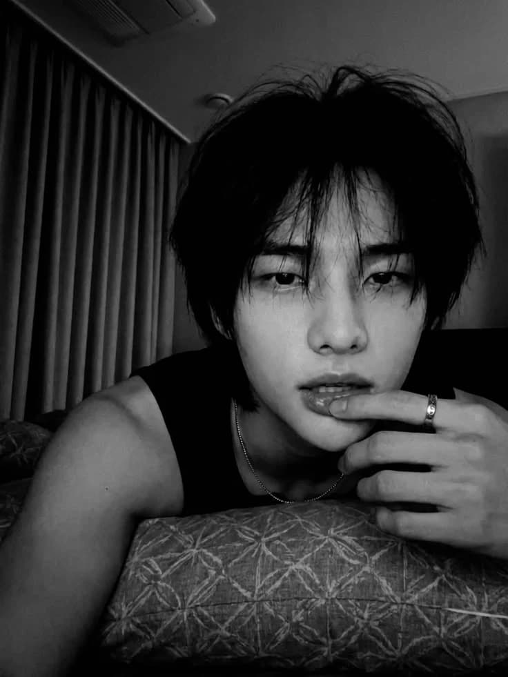 Hwang Hyunjin  thumbnail