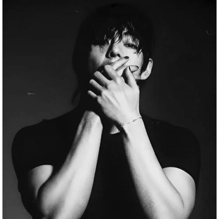 Kim Taehyung thumbnail