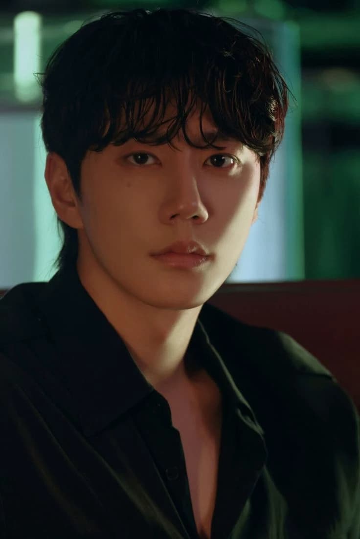 Lee Jun-Young  thumbnail
