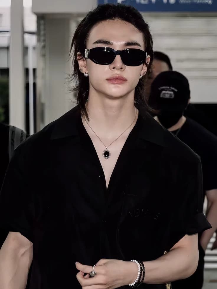 Hwang Hyunjin thumbnail