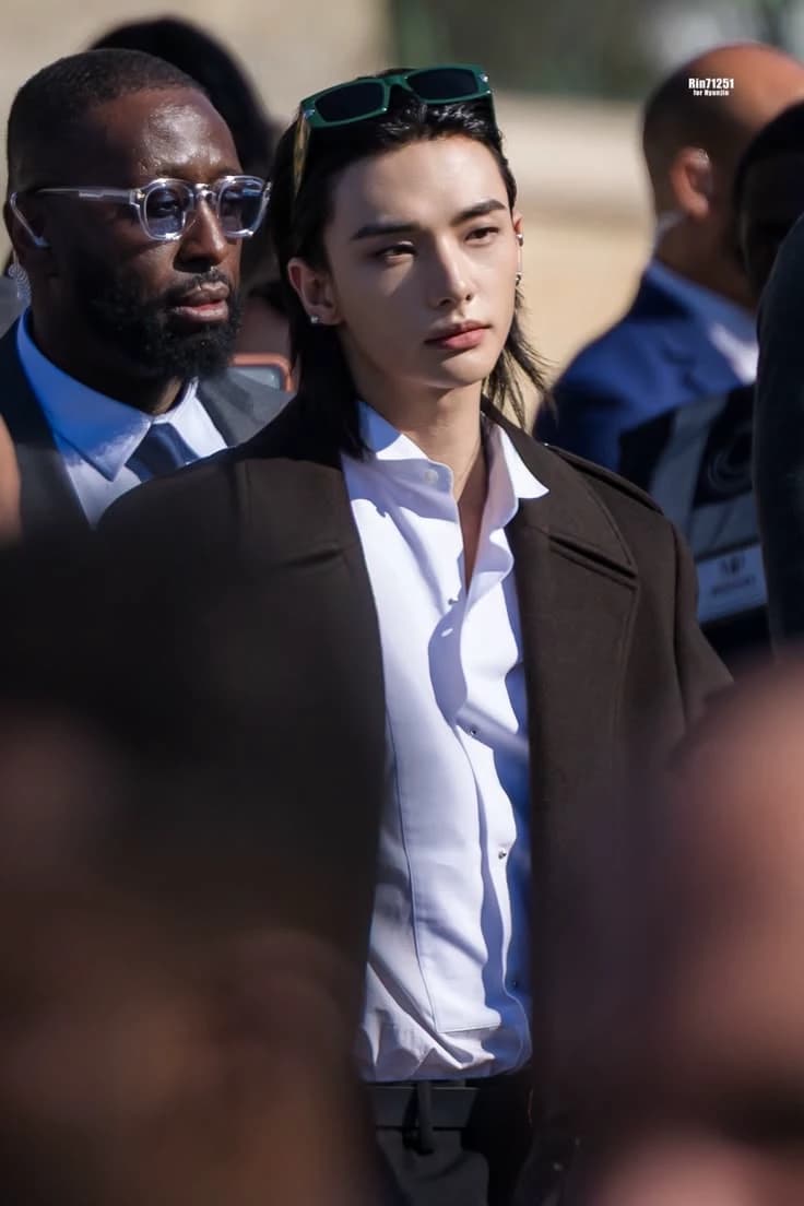 Hwang Hyunjin  thumbnail