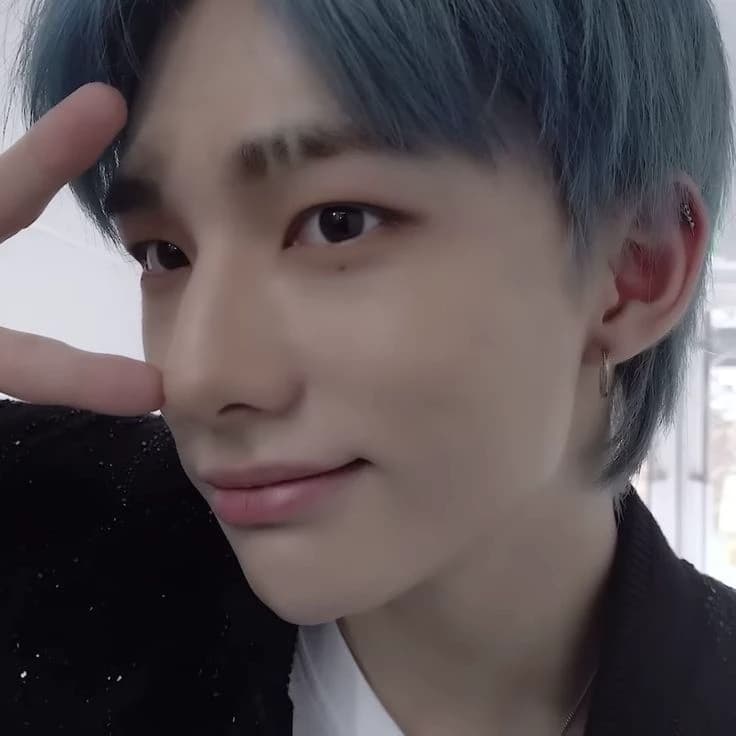Hyunjin 💗 thumbnail