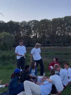 Friend group thumbnail