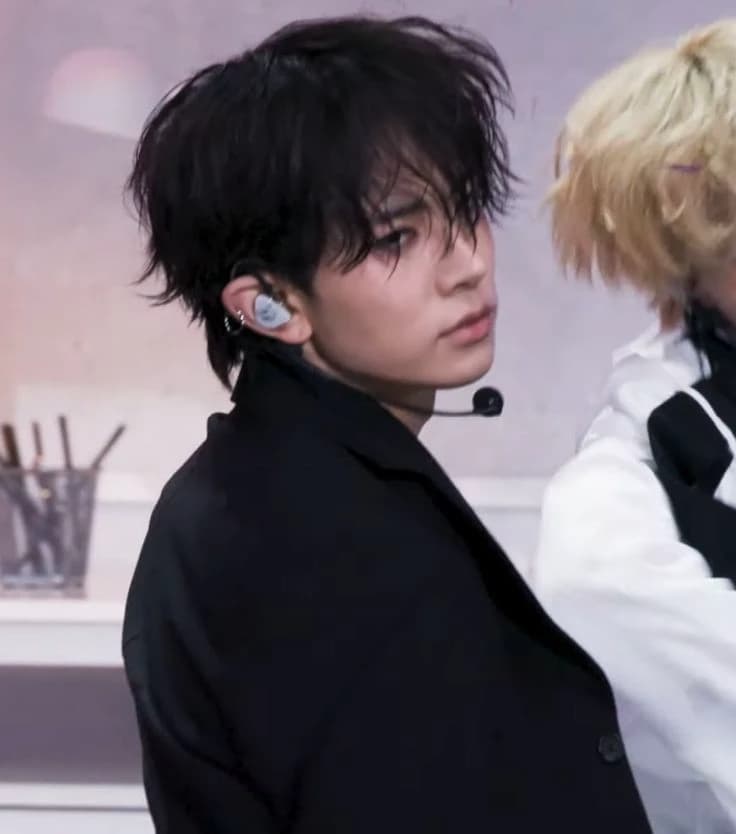 Lee Heeseung  thumbnail