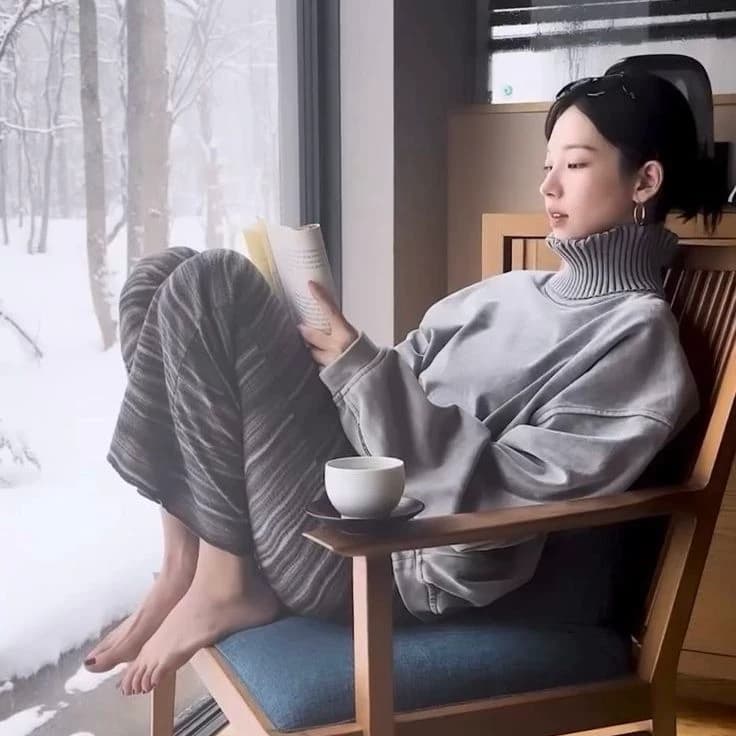 Omma-Sun-Hee mother feet thumbnail