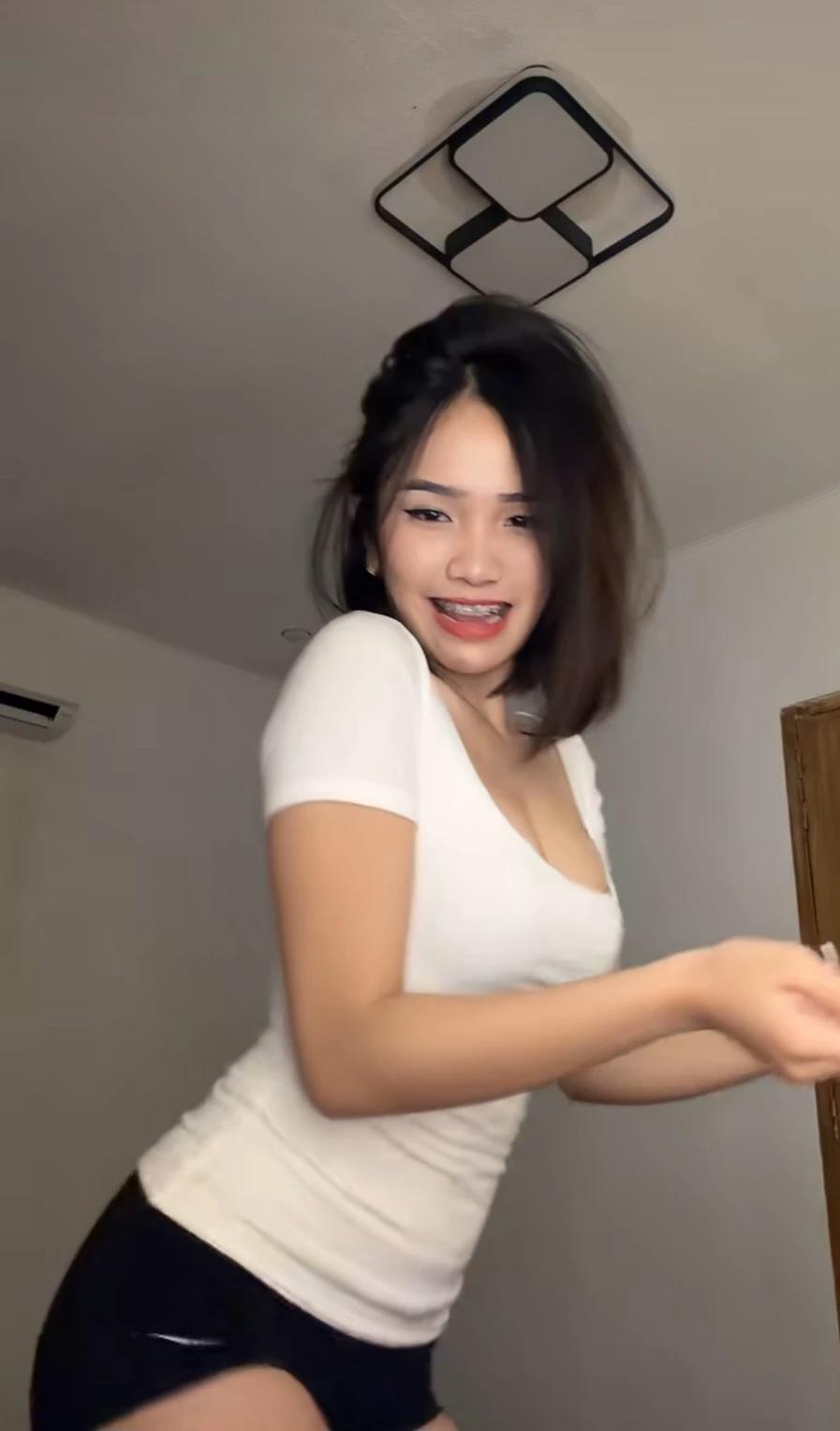 Ezka slave thumbnail