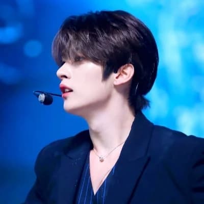 Lee Know thumbnail