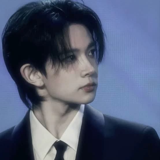 Lee heeseung  thumbnail
