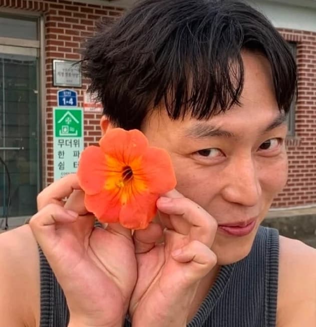 Roh Jaewon thumbnail
