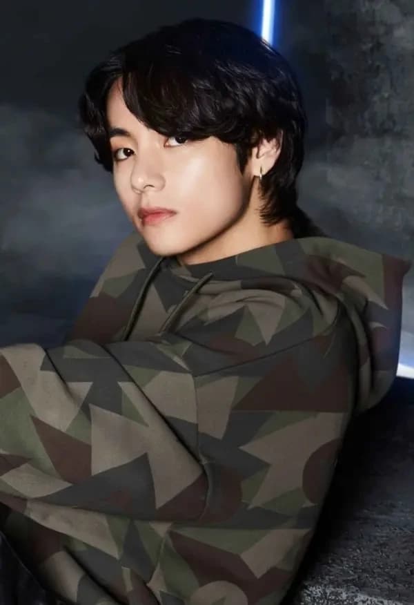 Kim Taehyung  thumbnail