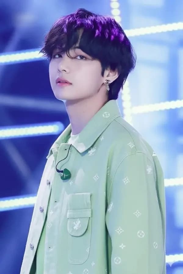 Kim Taehyung  thumbnail